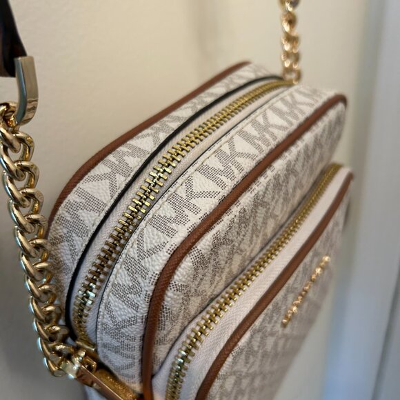 VGUC Michael Kors Jet Set Travel Medium Logo Crossbody Bag in Vanilla Colorway - Picture 5 of 11